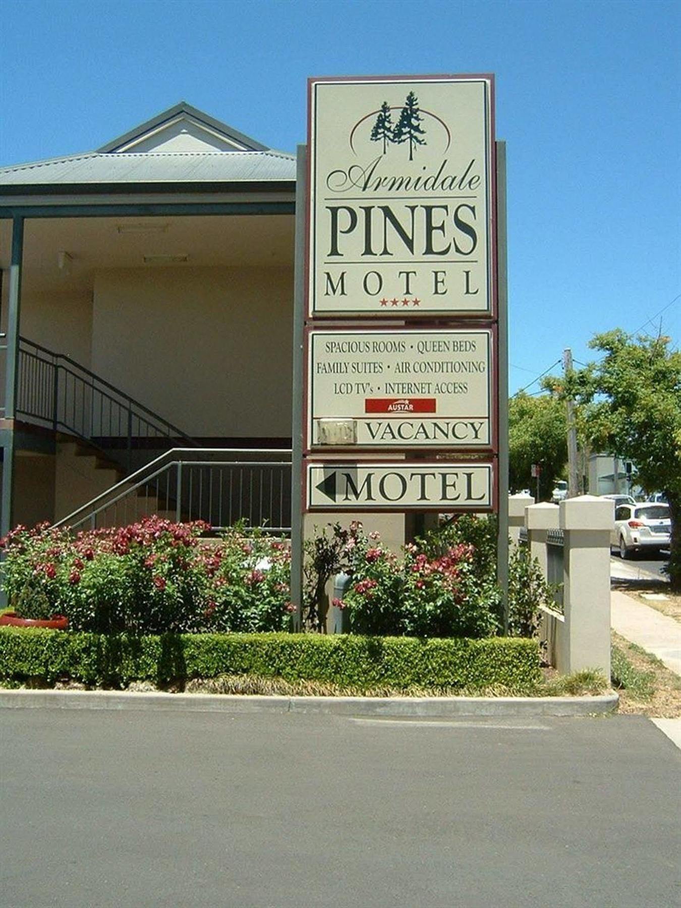 Armidale Pines Motel Exterior photo